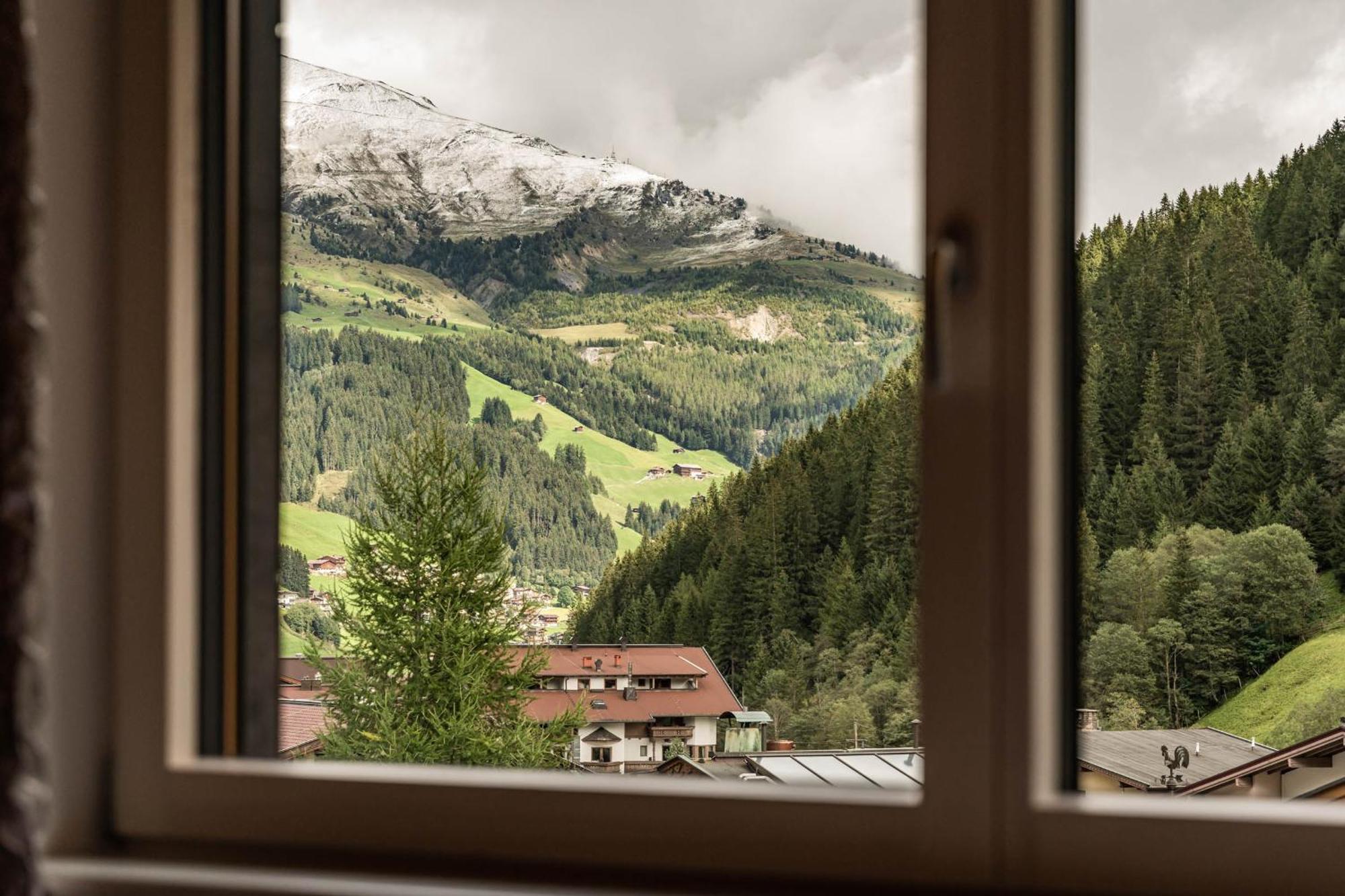 Schoenblick Appartements Tux Exterior photo